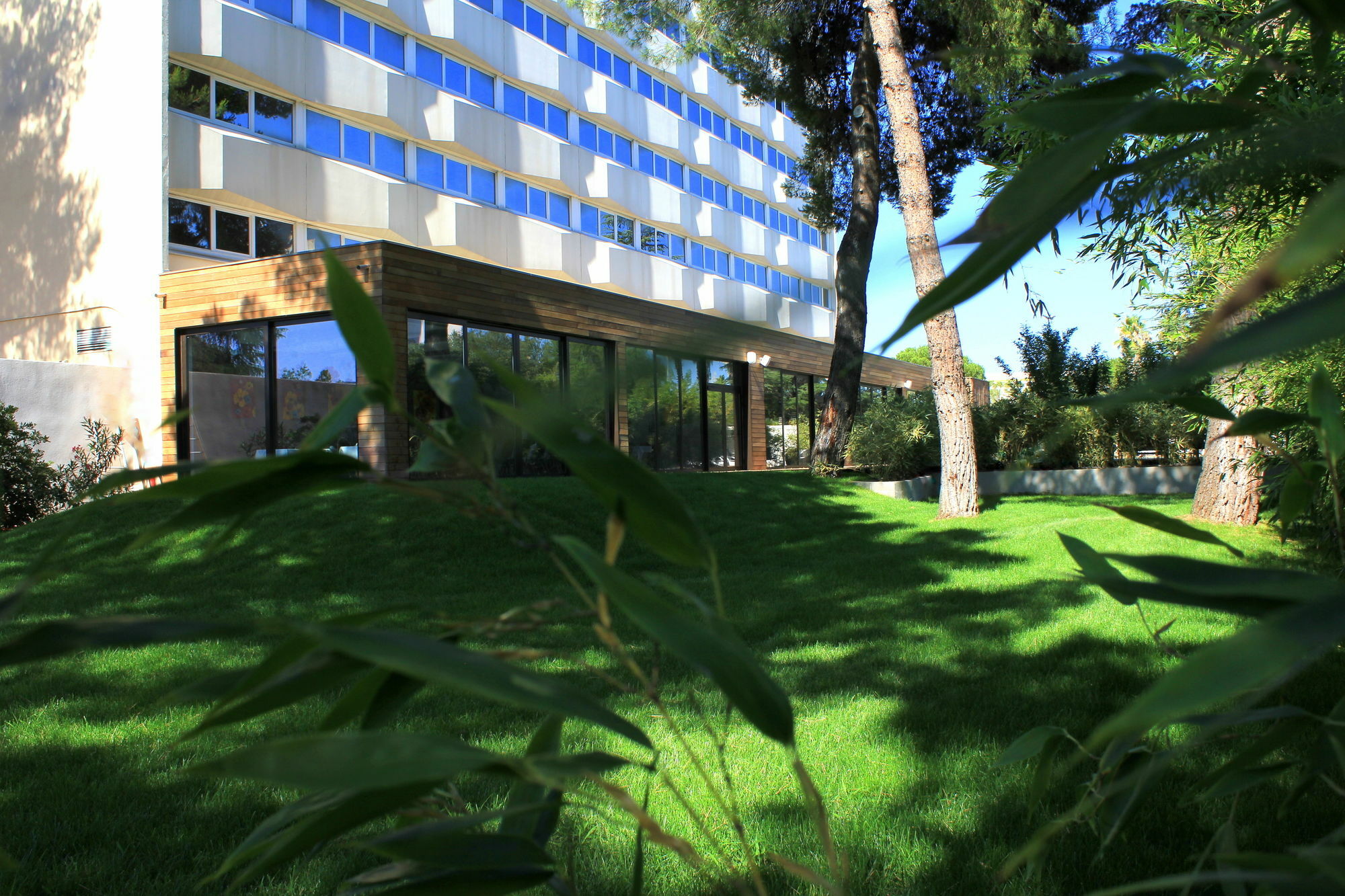 Hotel C Suites Chambres Spacieuses Nîmes Buitenkant foto